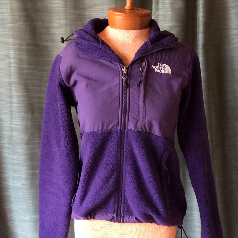 **SOLD ON IG >> thiccthrifty** 
Northface Jacket